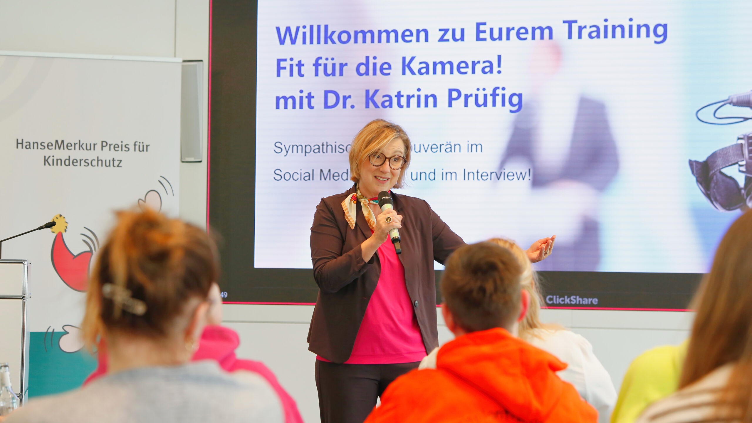 Katrin Prüfig moderiert Kinderschutzsummit
